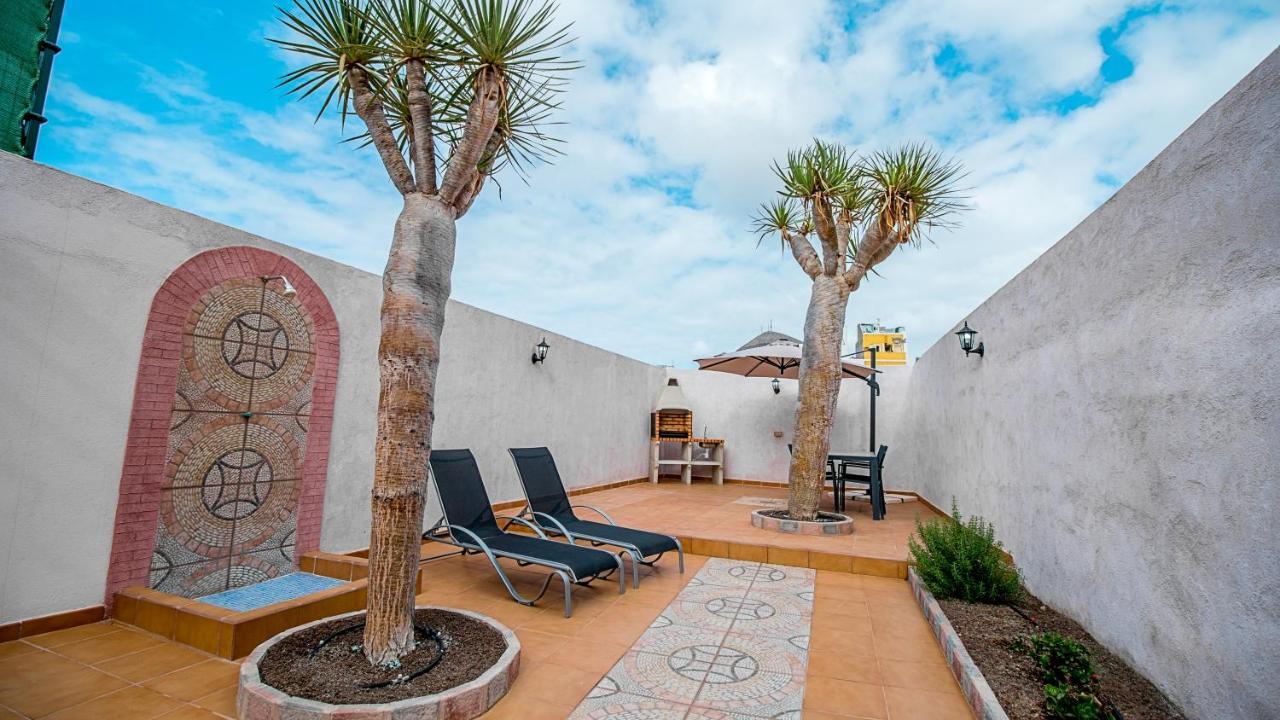 Casa De Los Dragos Galdar Exterior photo